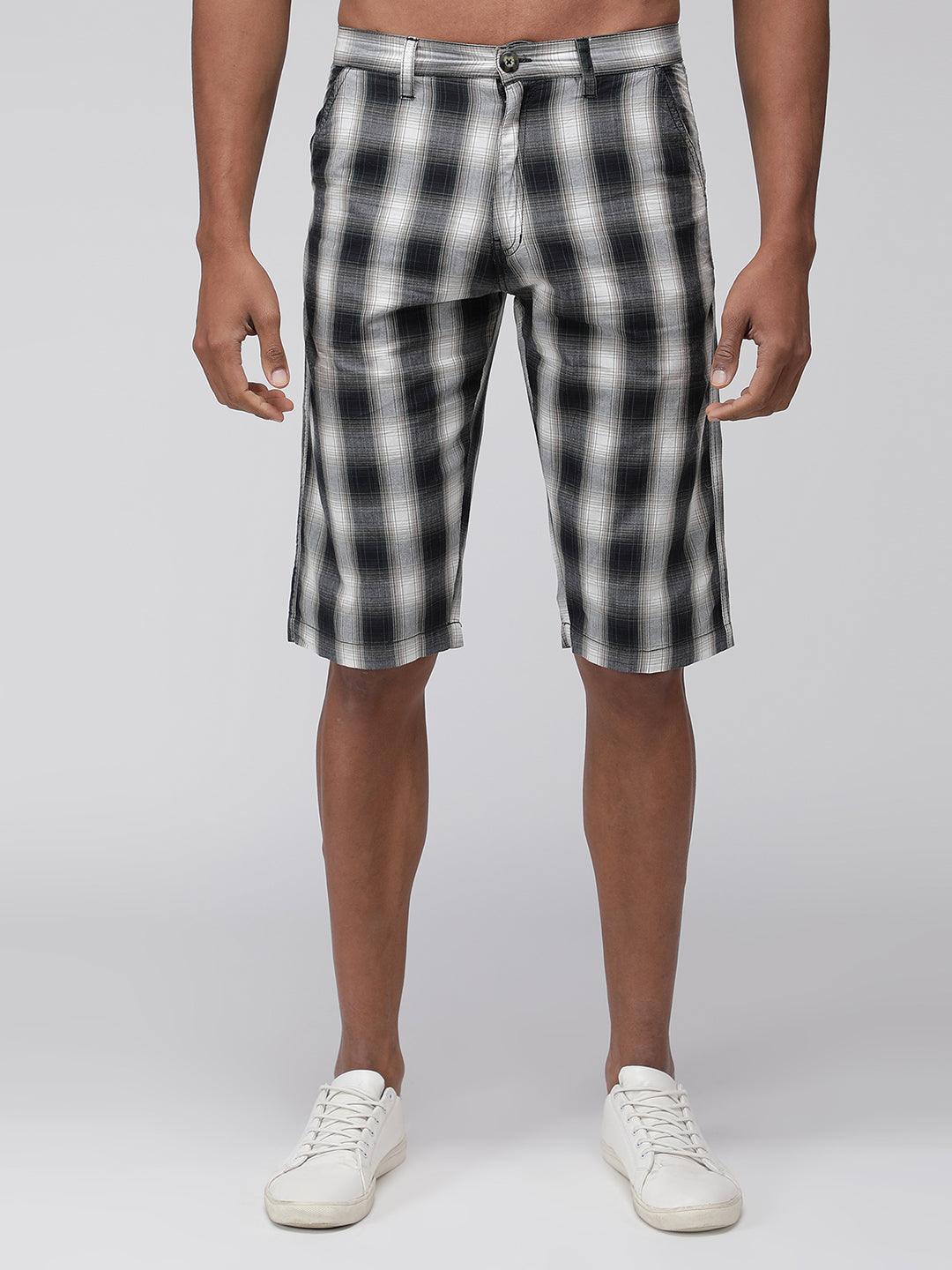 Sporto Men's Checkered Cotton Capri Shorts