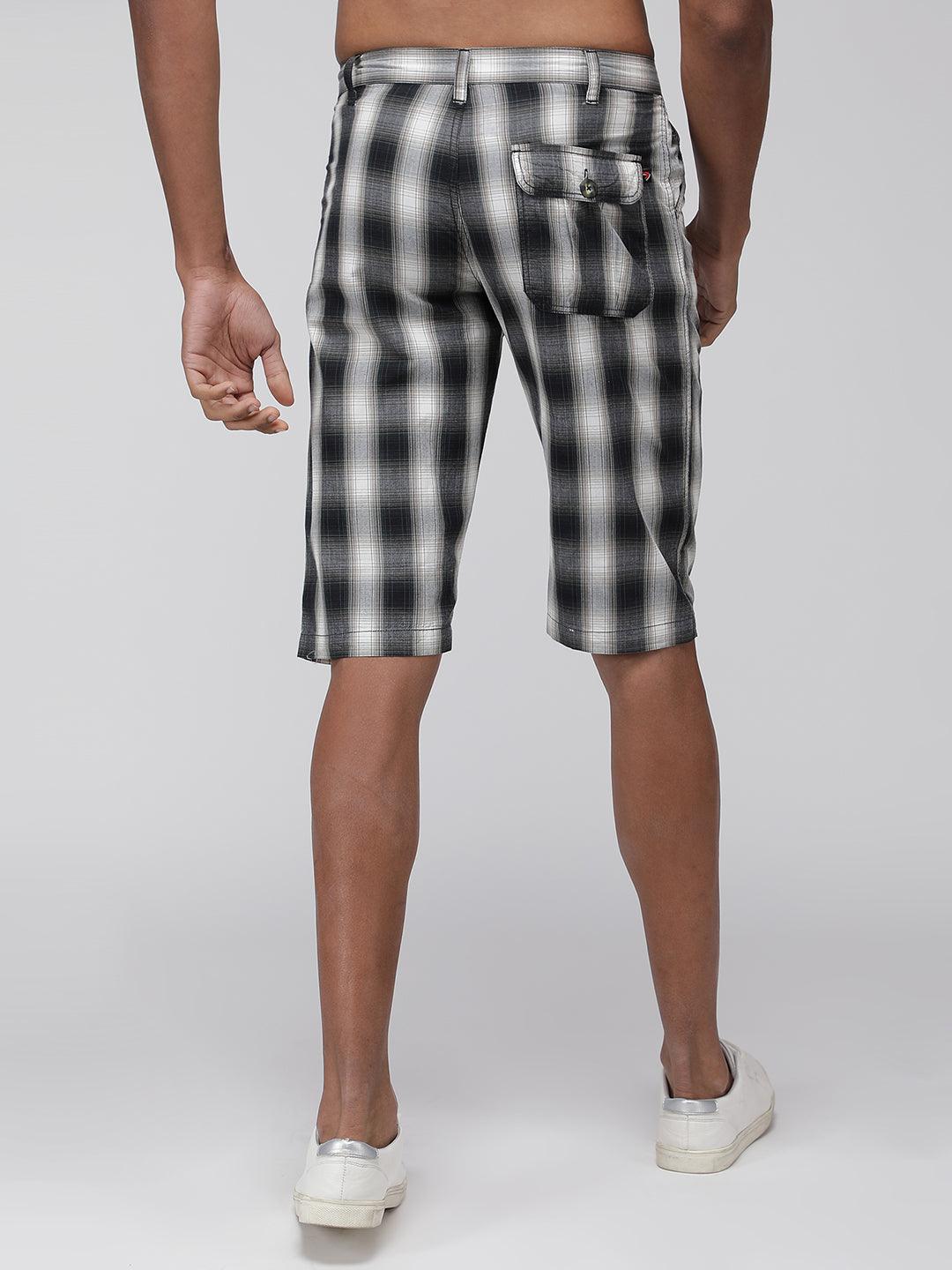 Sporto Men's Checkered Cotton Capri Shorts