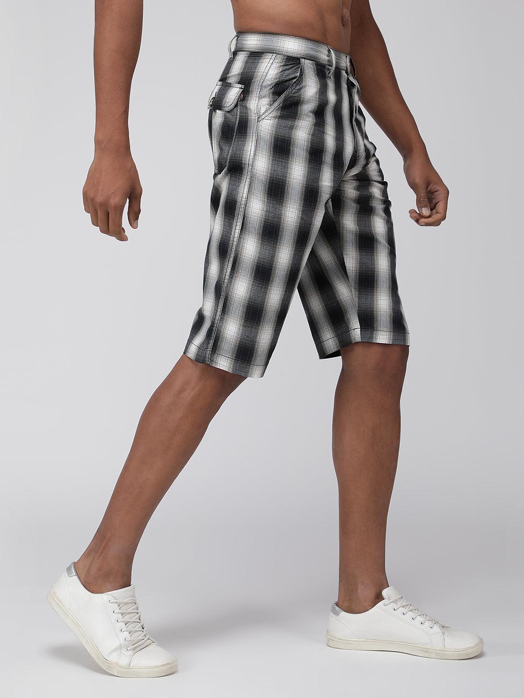 Sporto Men's Checkered Cotton Capri Shorts